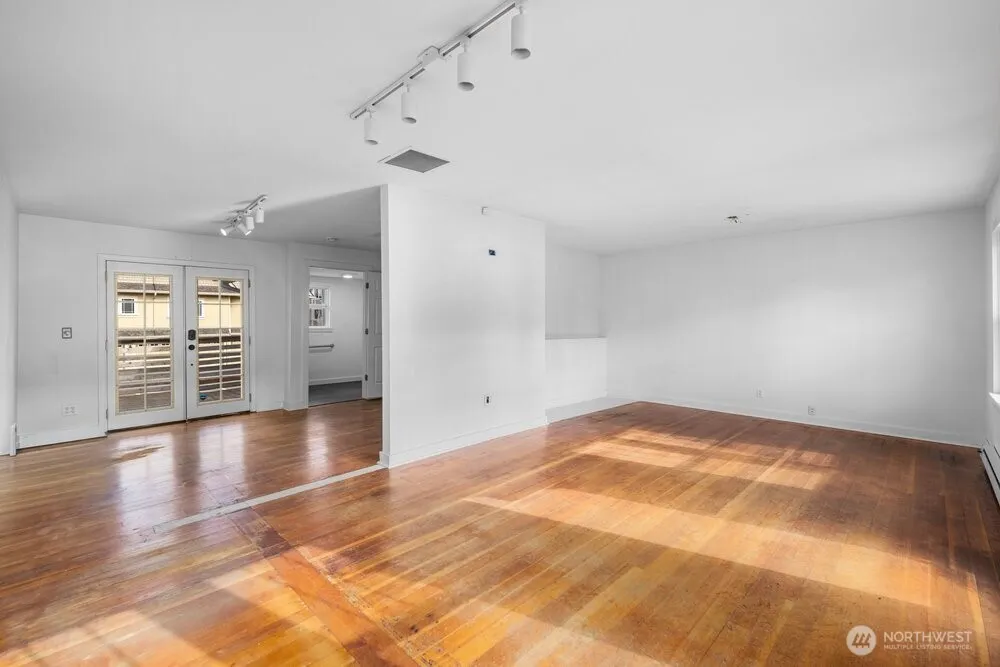 Property photo for 605 Main Street, Edmonds photo 5