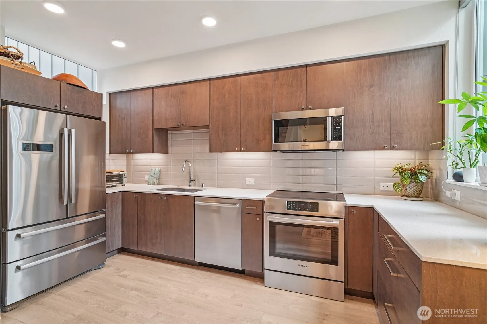 Property photo for 3070 Sw Avalon Way #e, Seattle photo 4