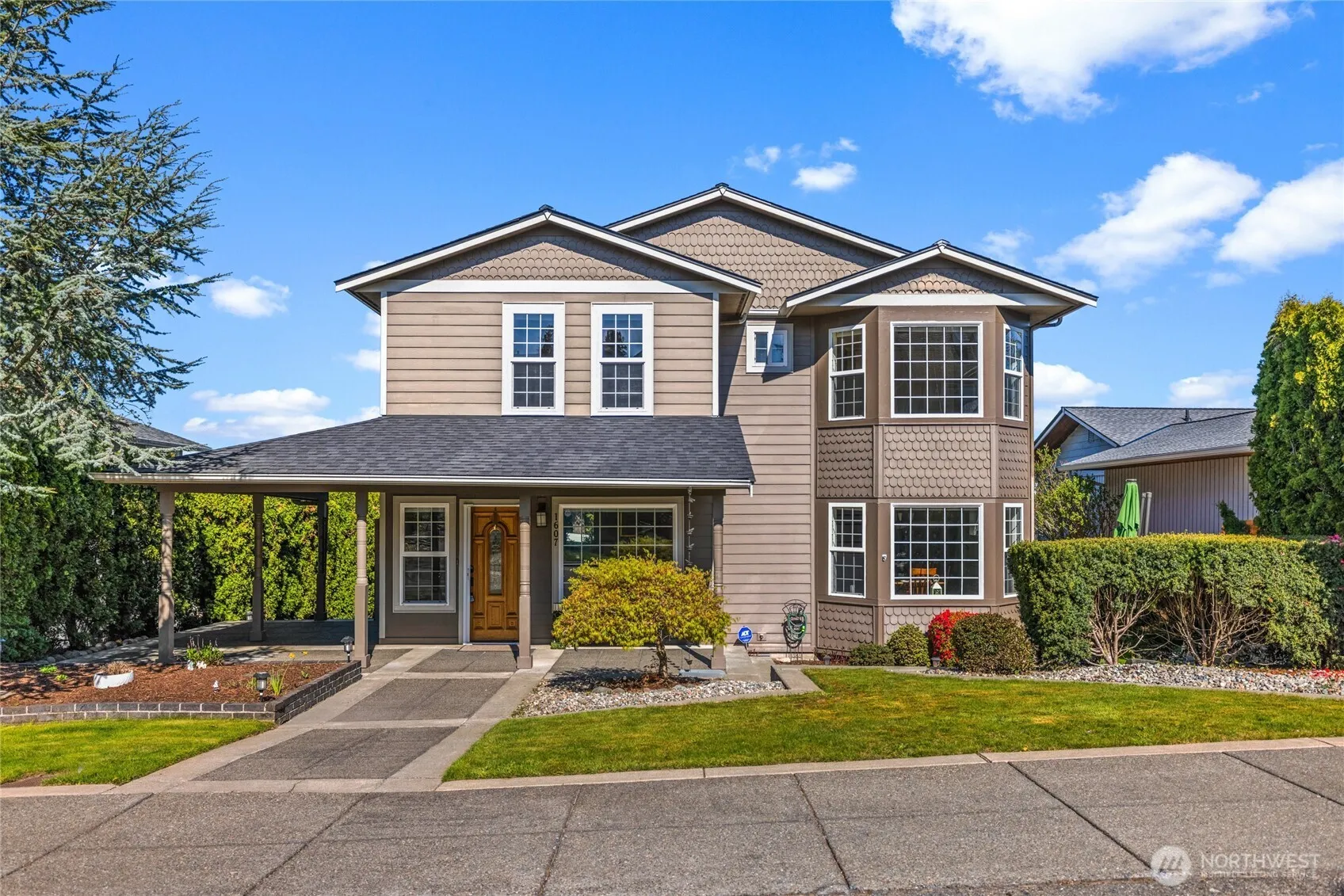 Property photo for 1607 Nisqually Street, Steilacoom