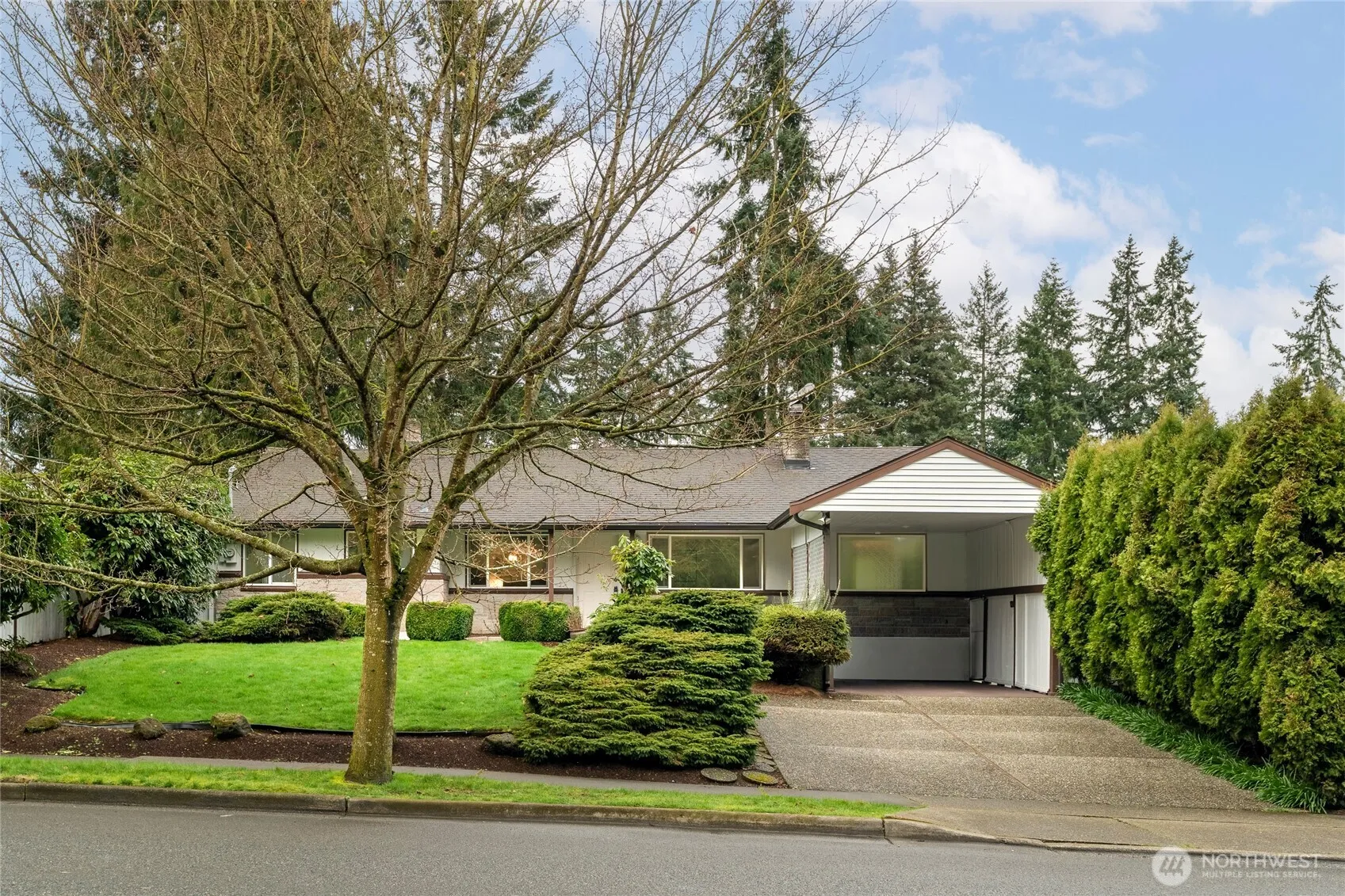 Property photo for 19513 Meridian Avenue N, Shoreline photo 2