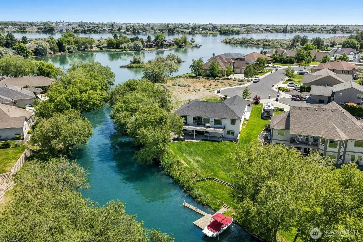 Property photo for 800 S Camas Place, Moses Lake
