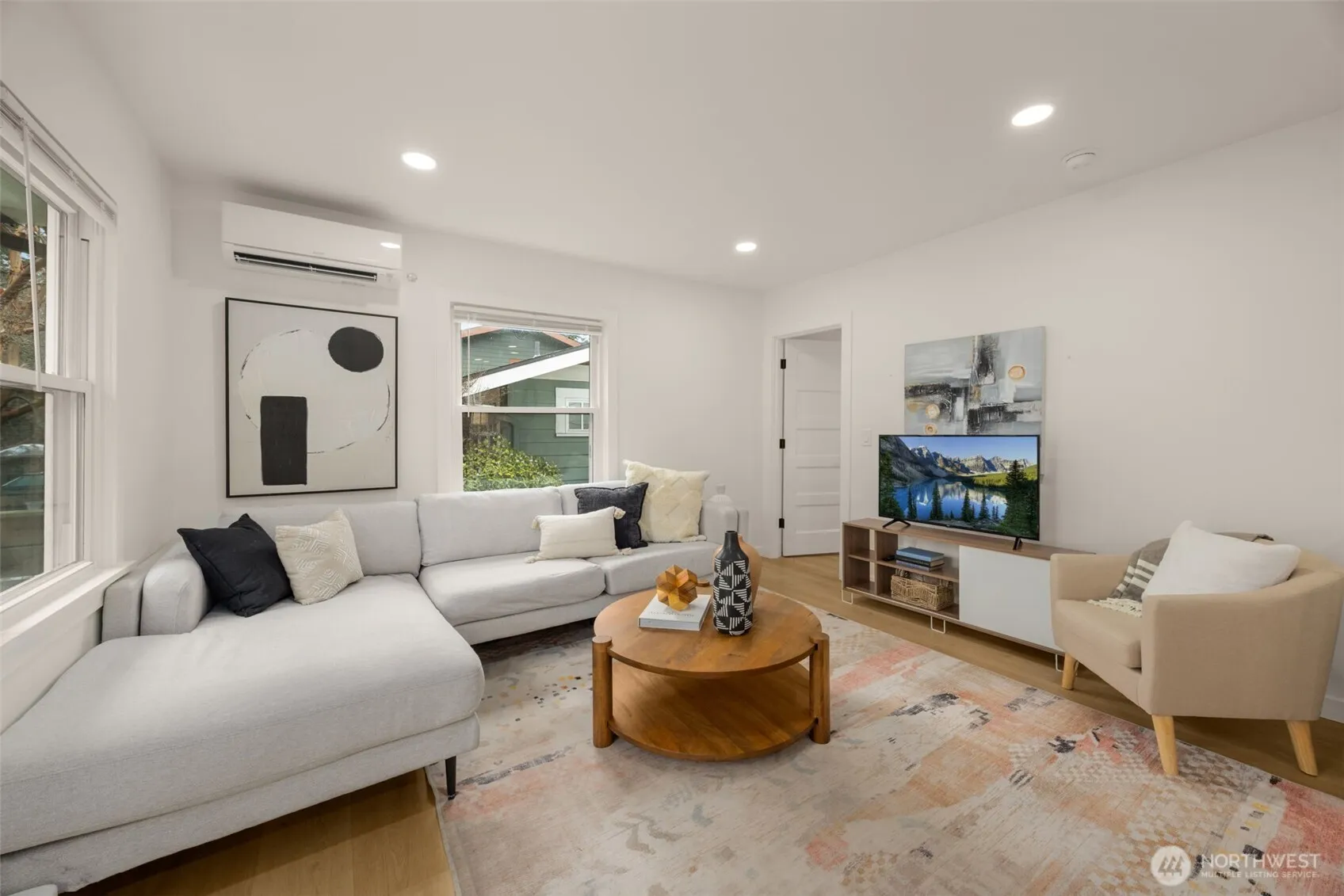 Property photo for 14321 Interlake Avenue N #a, Seattle photo 3