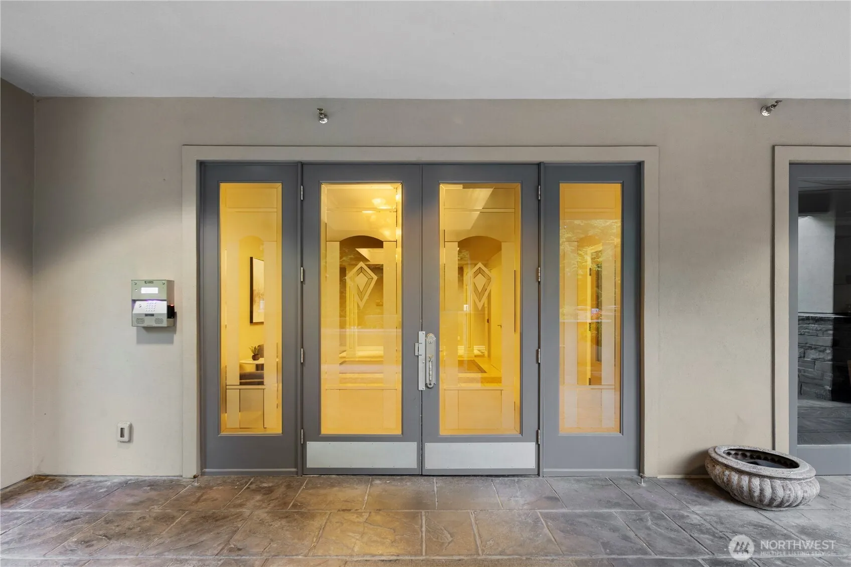 Property photo for 10398 Ne 17th Street #305, Bellevue photo 2