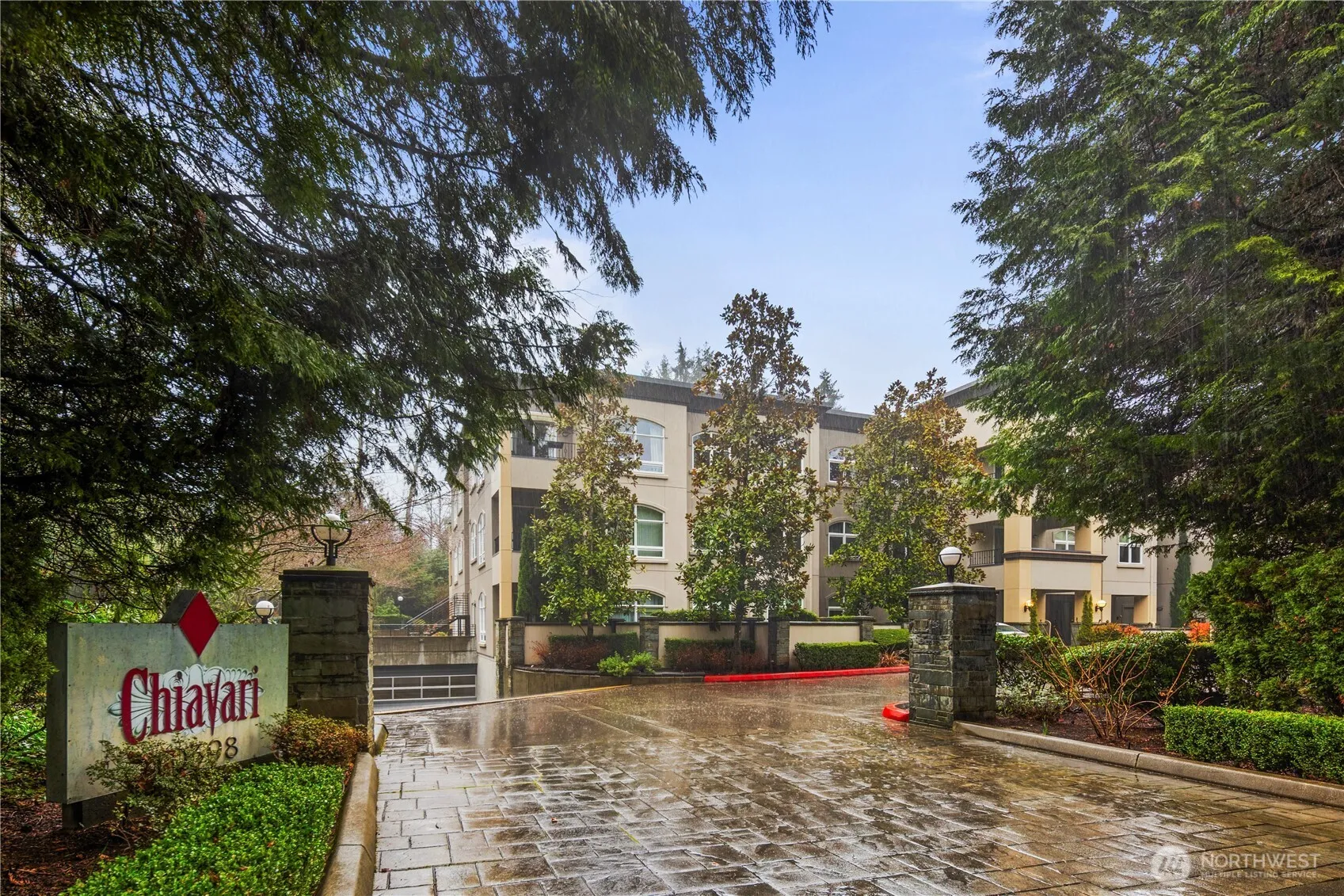 Property photo for 10398 Ne 17th Street #305, Bellevue photo 3
