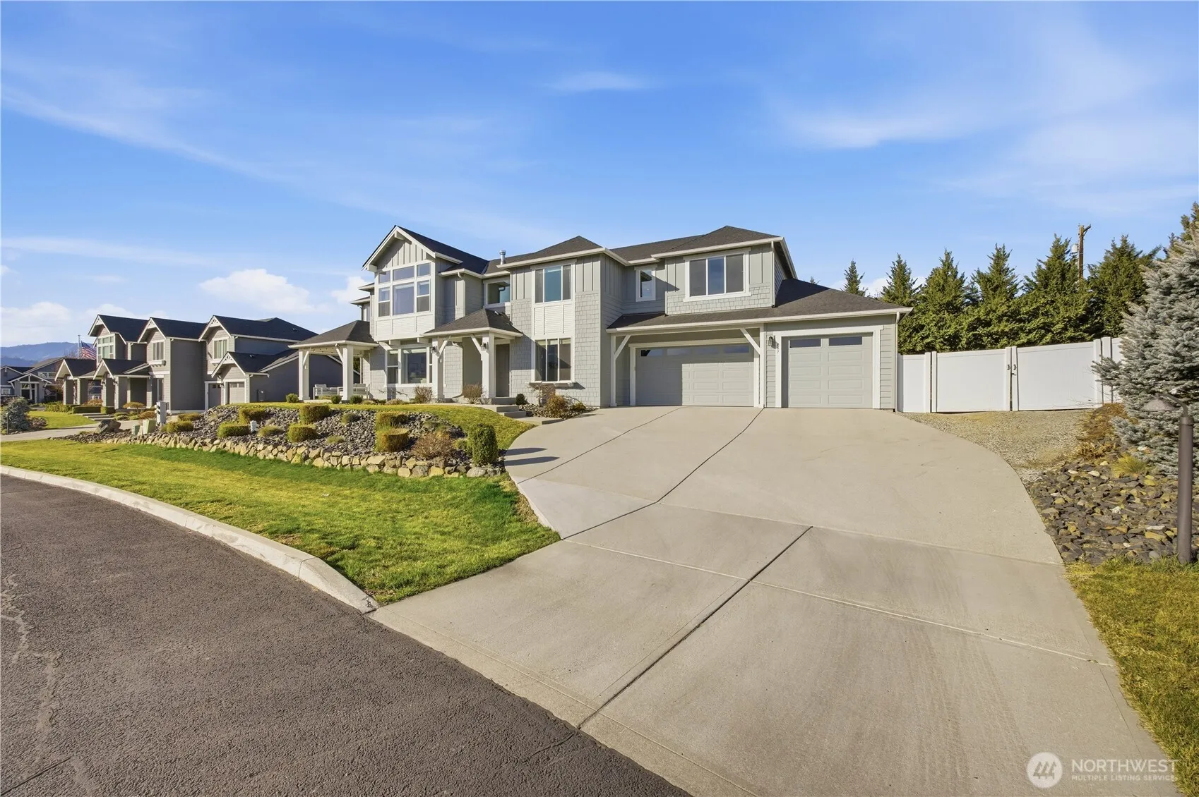 Property photo for 857 S Lamplight Lane, East Wenatchee photo 2