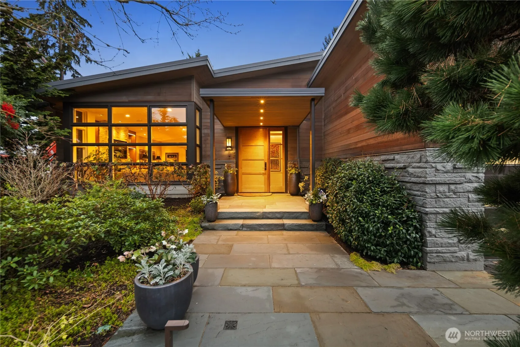 1437 Broadmoor Drive E, Seattle