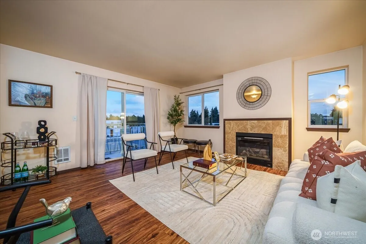 Property photo for 11532 15th Avenue Ne #401, Seattle photo 2