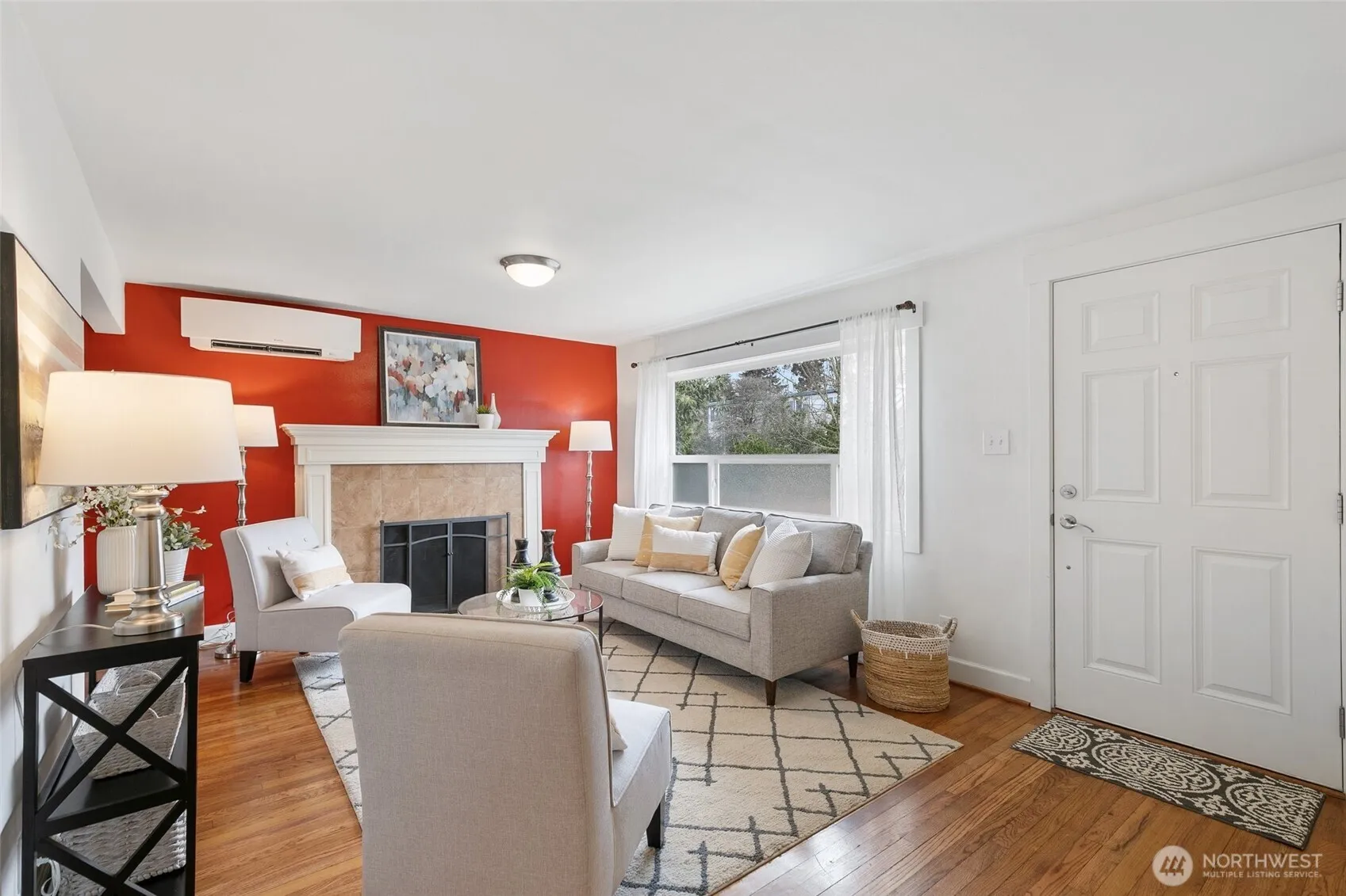Property photo for 6325 42nd Avenue Sw, Seattle photo 3