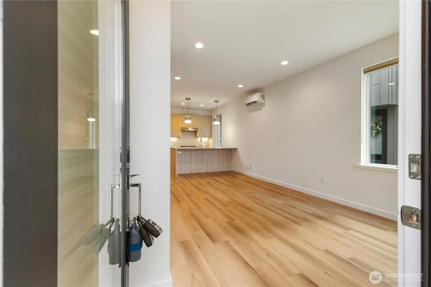 Property photo for 115 N 105th Street #b, Seattle photo 2