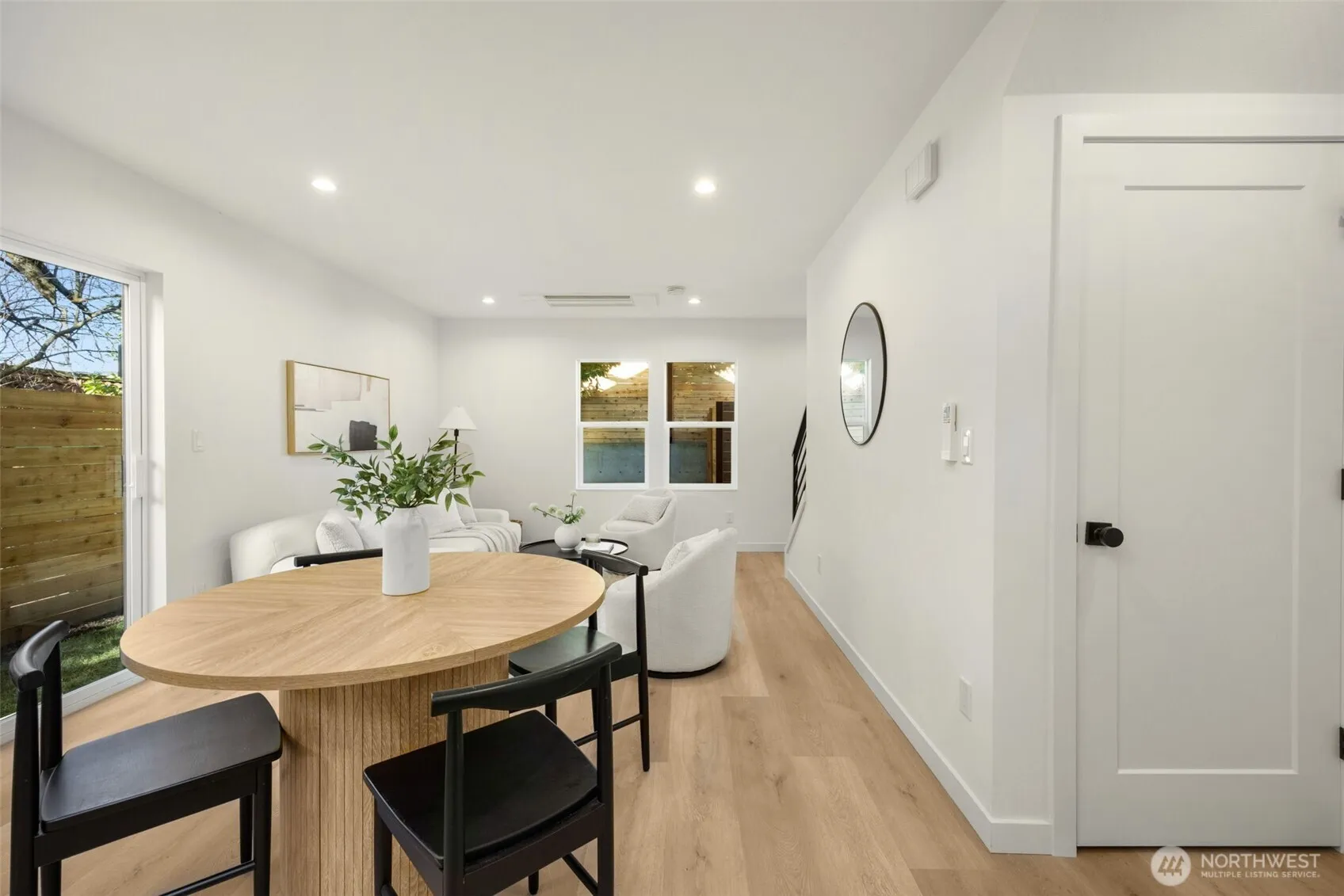 Property photo for 14321 C Interlake Avenue N, Seattle photo 4