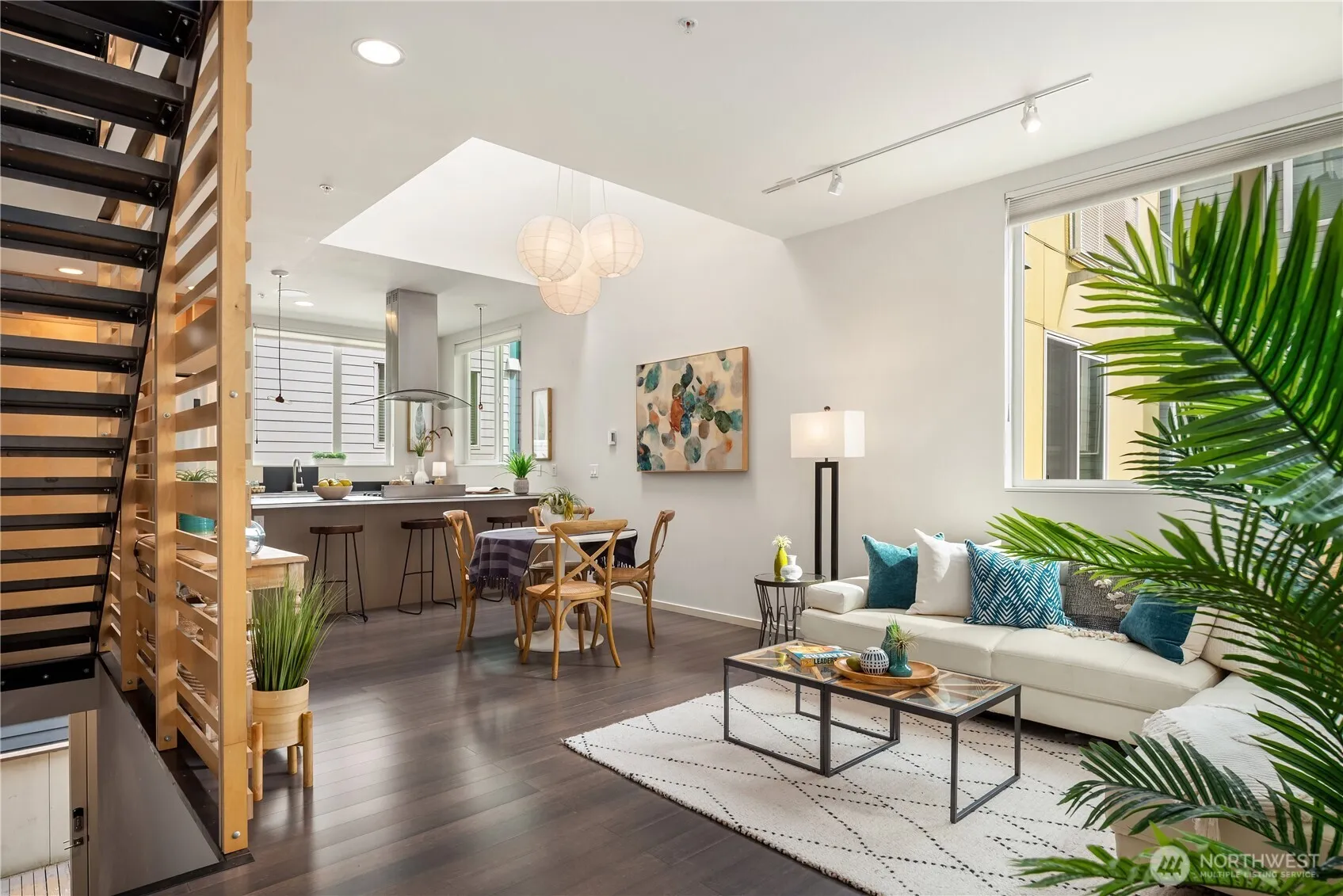 Property photo for 1623 14th Avenue #e, Seattle photo 4