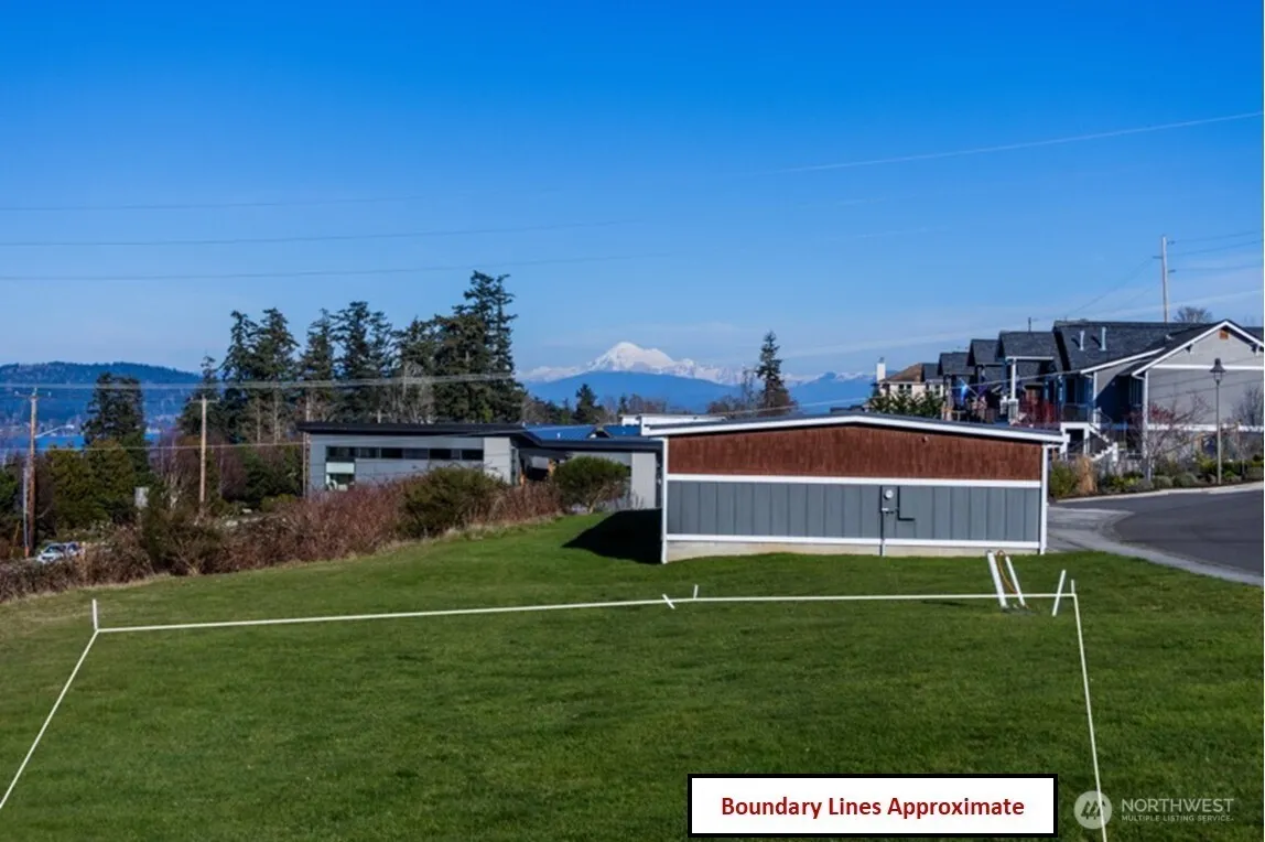 Property photo for 3910 Isle Way, Anacortes photo 2