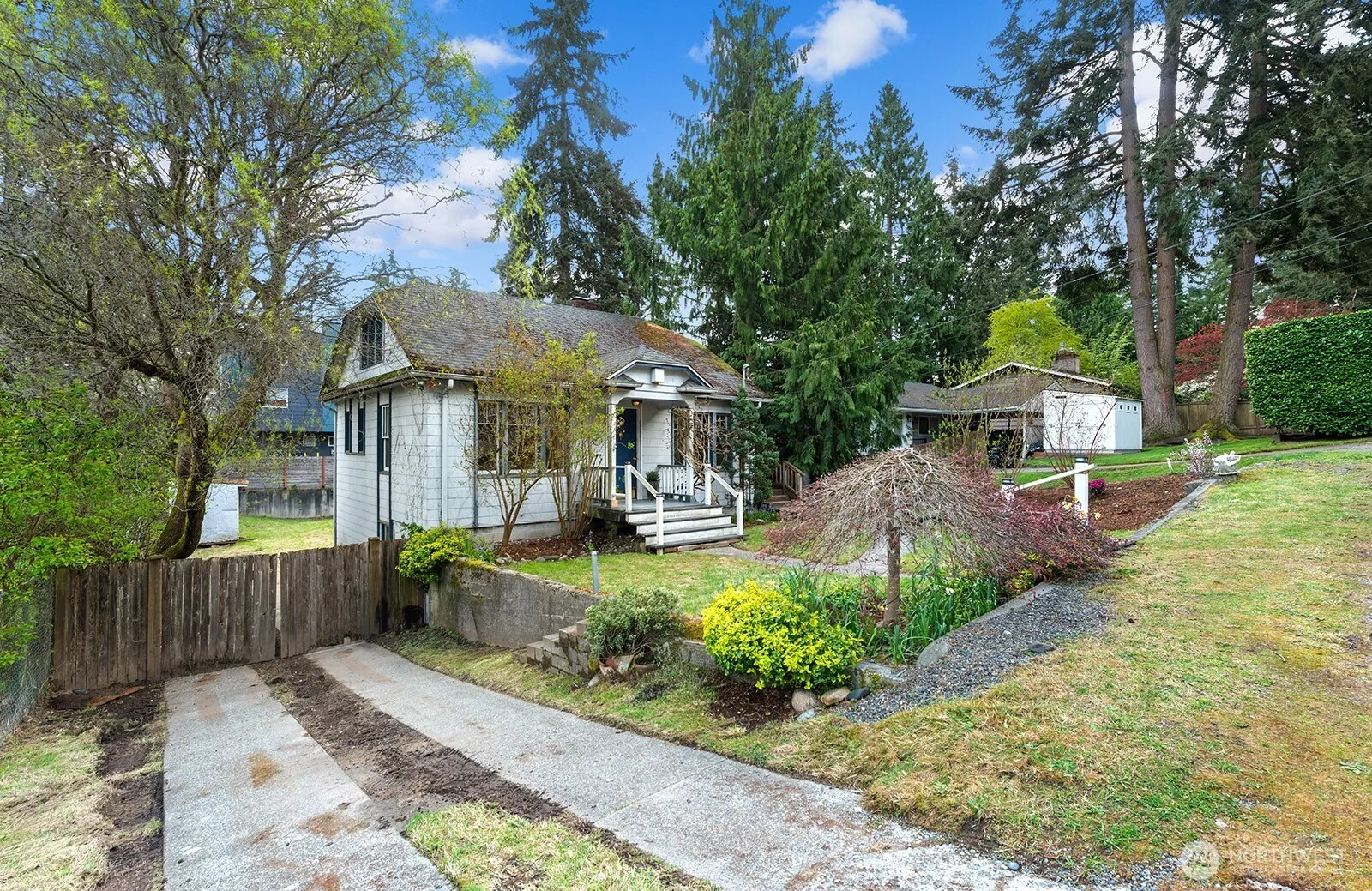 Property photo for 14014 Palatine Avenue N, Seattle photo 3