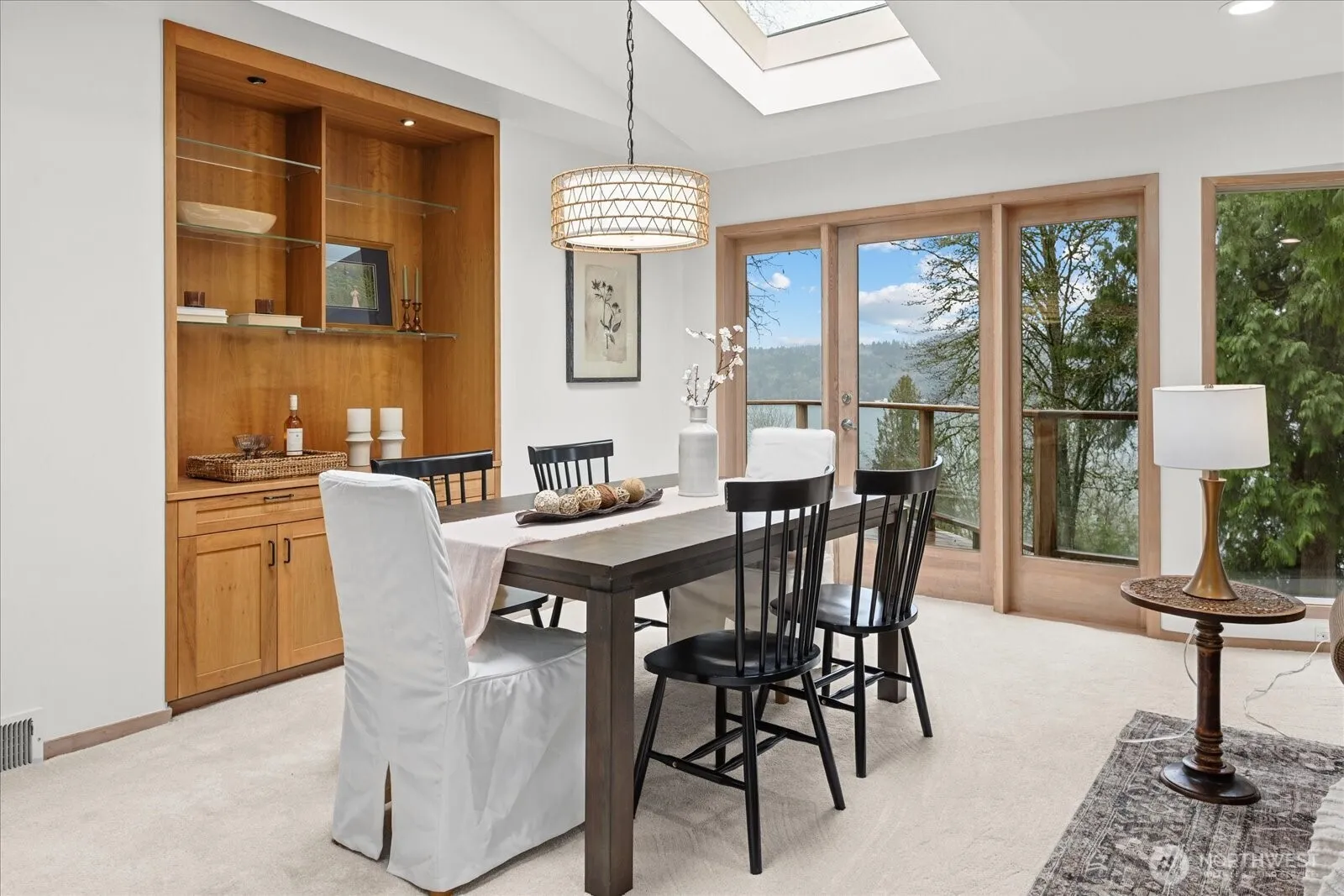 Property photo for 11904 Lakeside Avenue Ne, Seattle photo 4