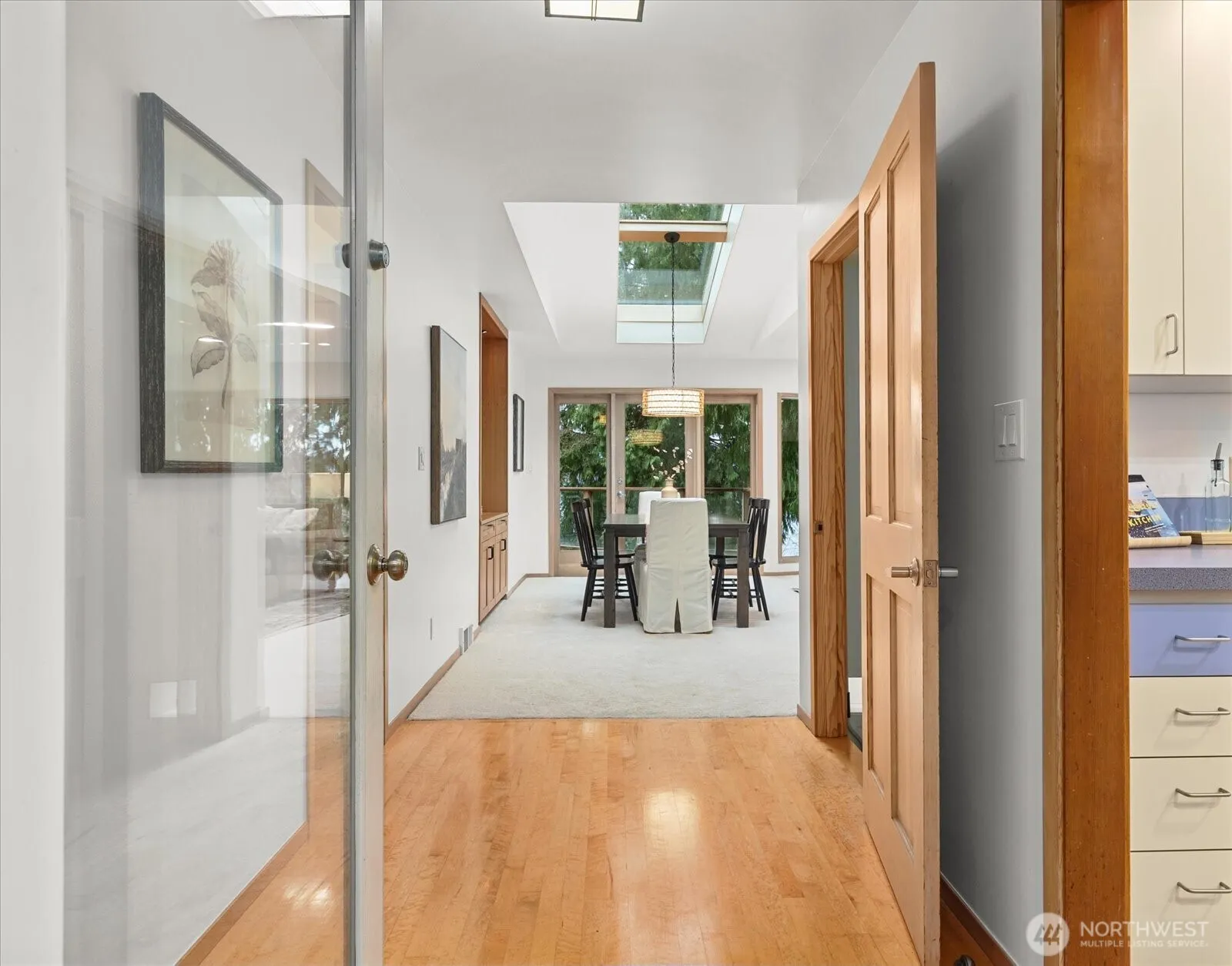 Property photo for 11904 Lakeside Avenue Ne, Seattle photo 3