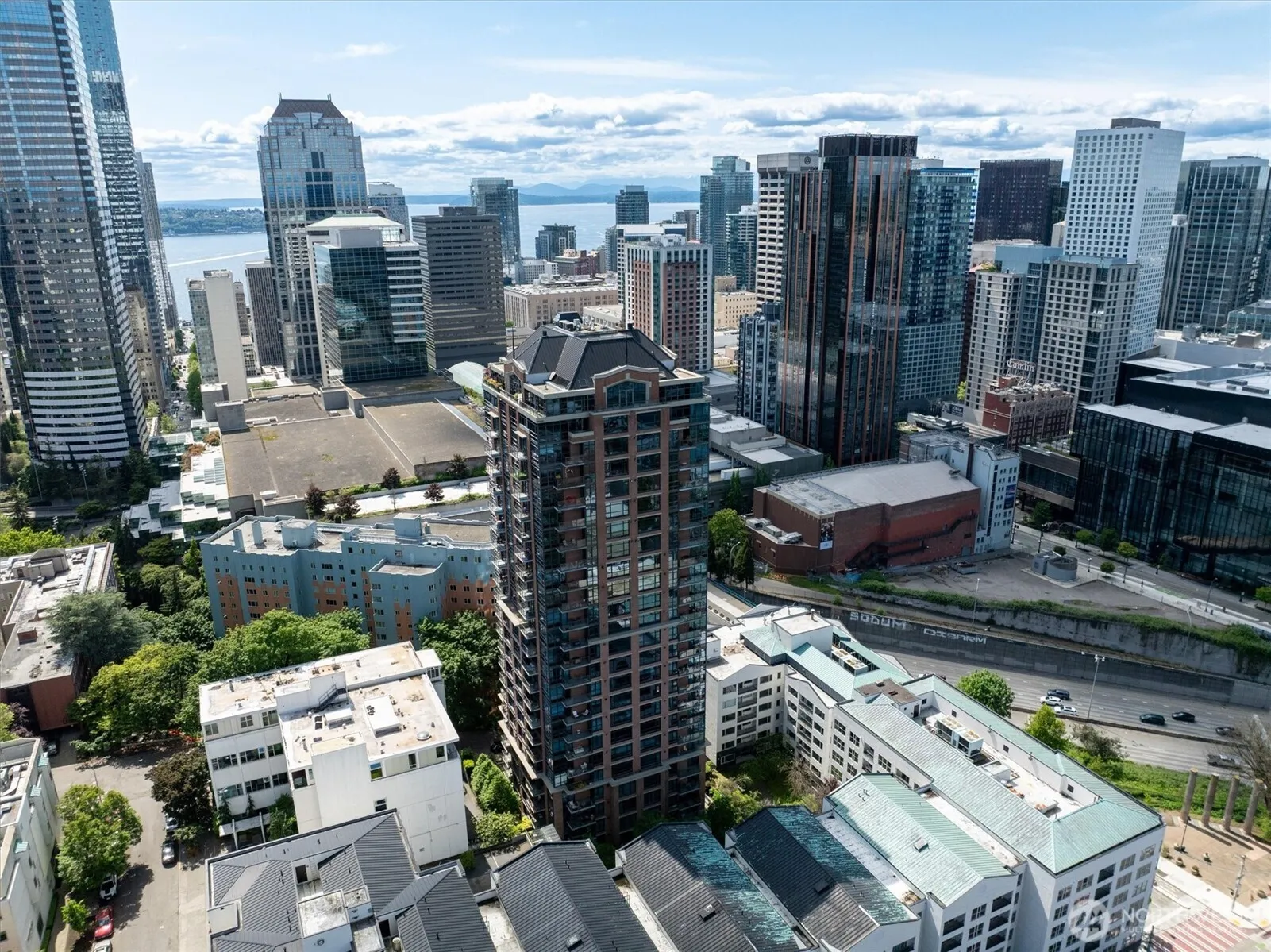 Property photo for 1420 Terry Avenue #603, Seattle photo 2