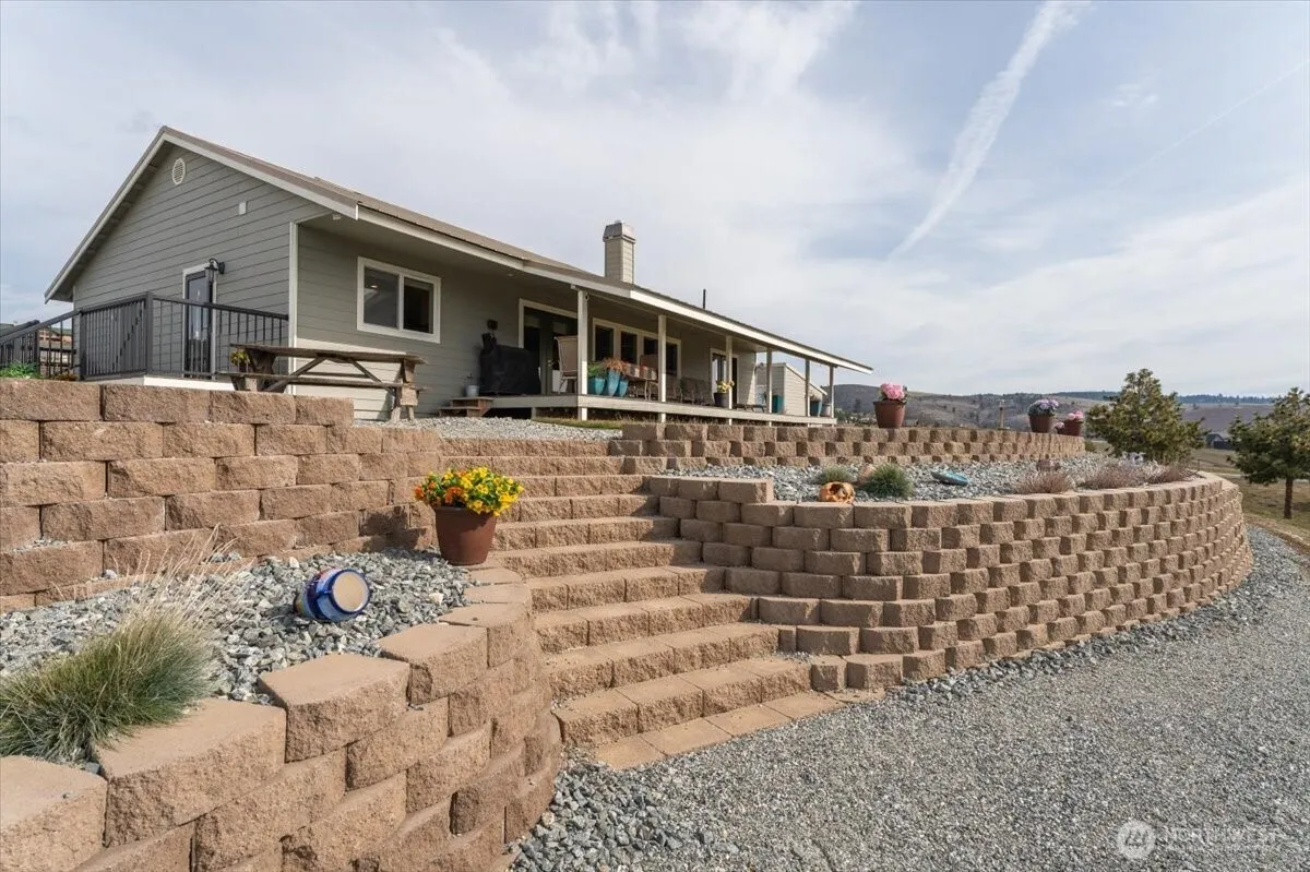 Property photo for 605 Chelan Trails Road, Manson photo 3