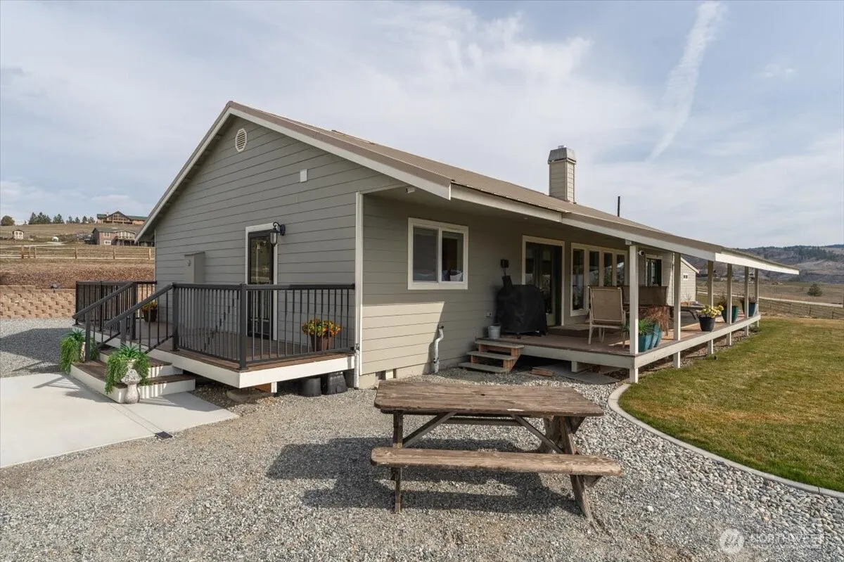 Property photo for 605 Chelan Trails Road, Manson photo 2