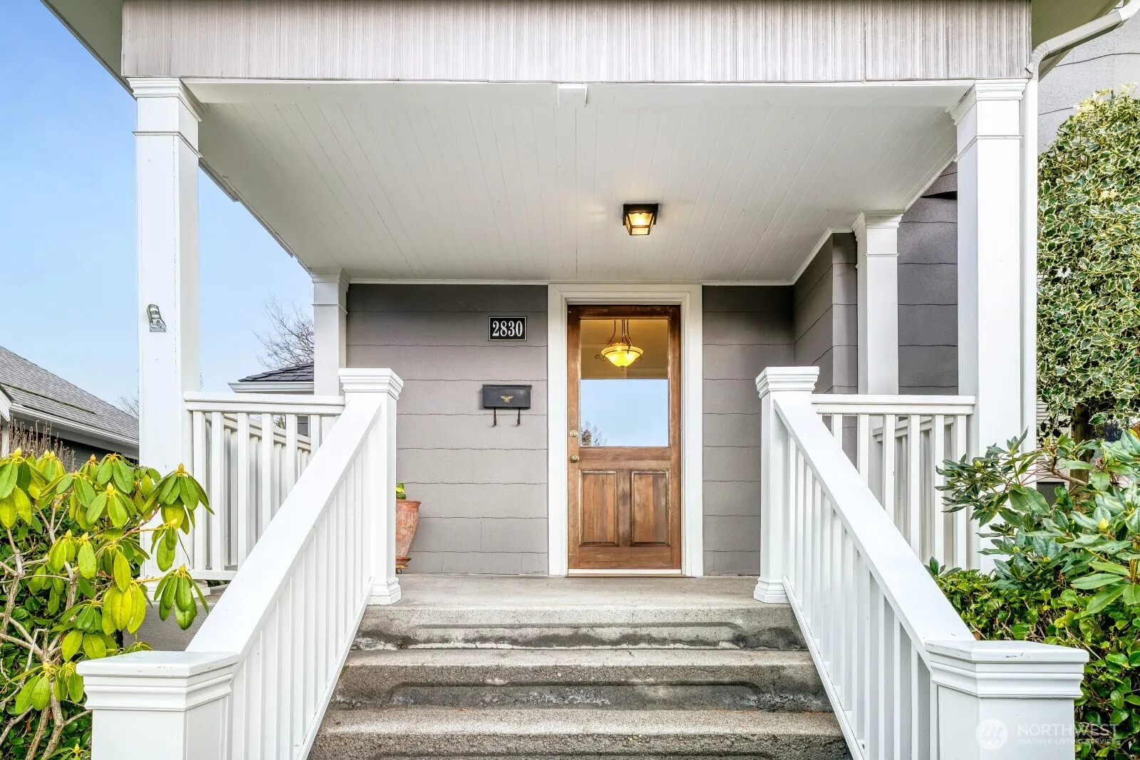 Property photo for 2830 33rd Avenue S, Seattle photo 3