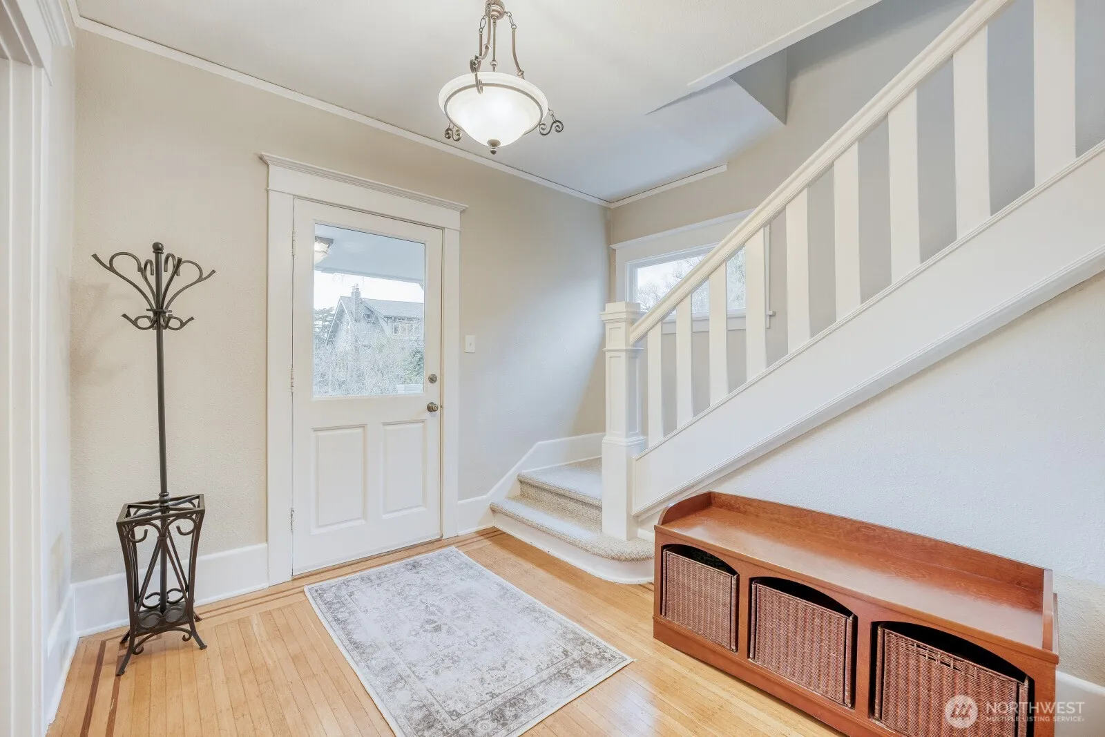 Property photo for 2830 33rd Avenue S, Seattle photo 4
