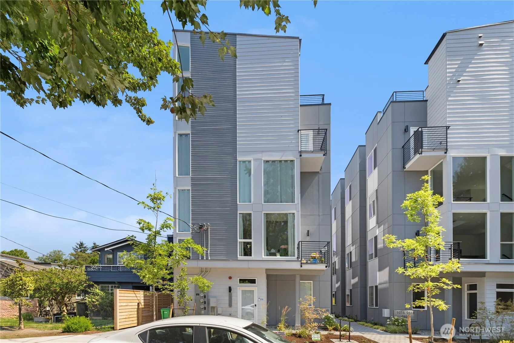 Property photo for 9518 Interlake Avenue N, Seattle photo 3