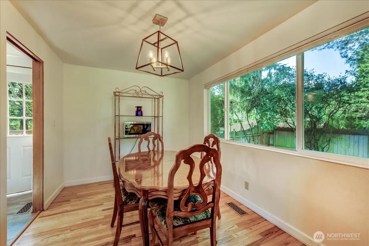 Property photo for 11242 A Fremont Avenue N, Seattle photo 5