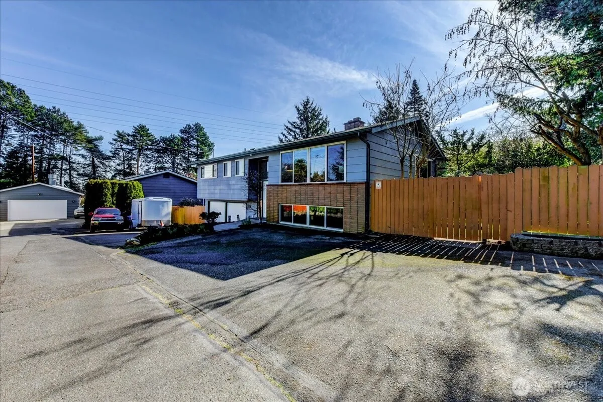 Property photo for 11242 A Fremont Avenue N, Seattle photo 2
