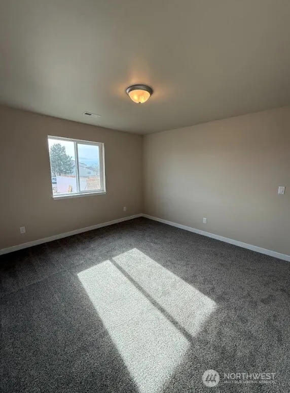 Property photo for 921 W Ted Yao Way, Moses Lake photo 2