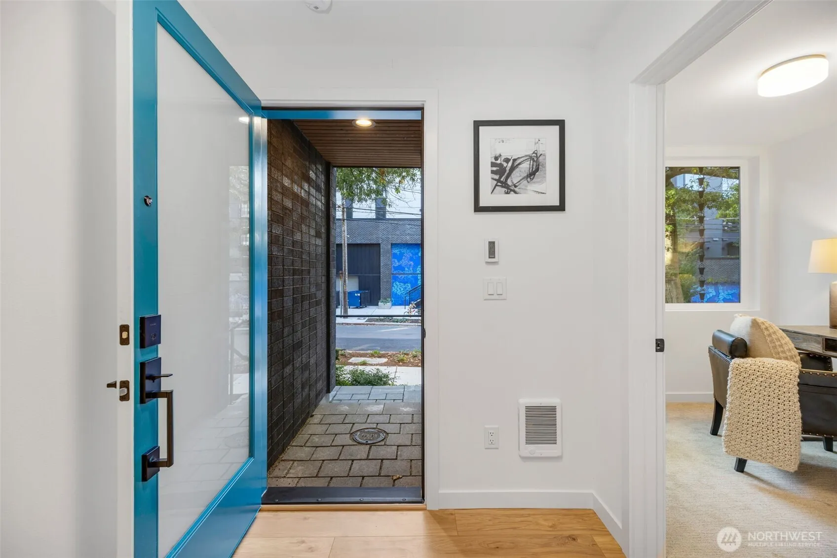 Property photo for 2108 1st Avenue N, Seattle photo 4