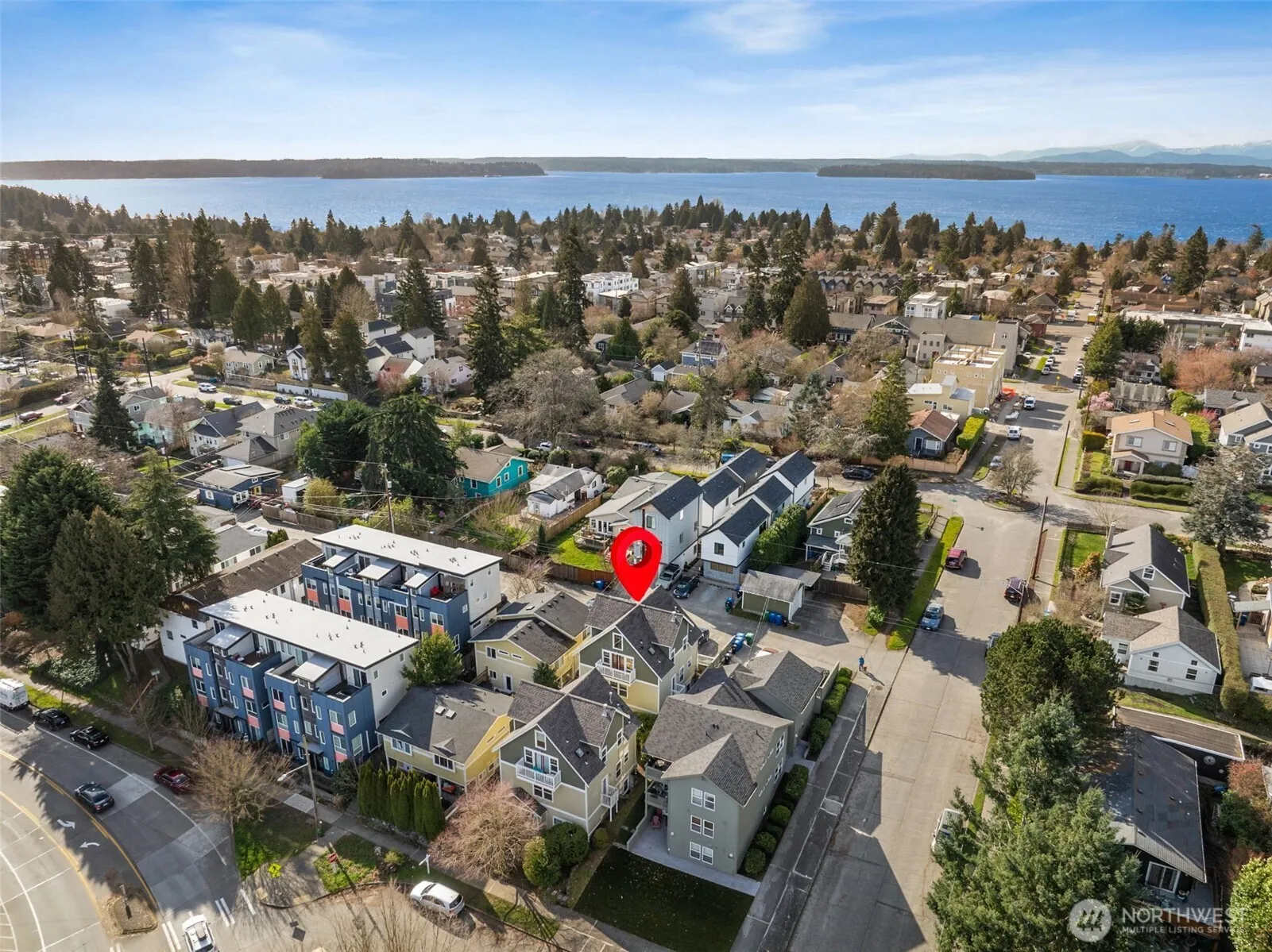 Property photo for 5907 40th Avenue Sw #a, Seattle photo 2