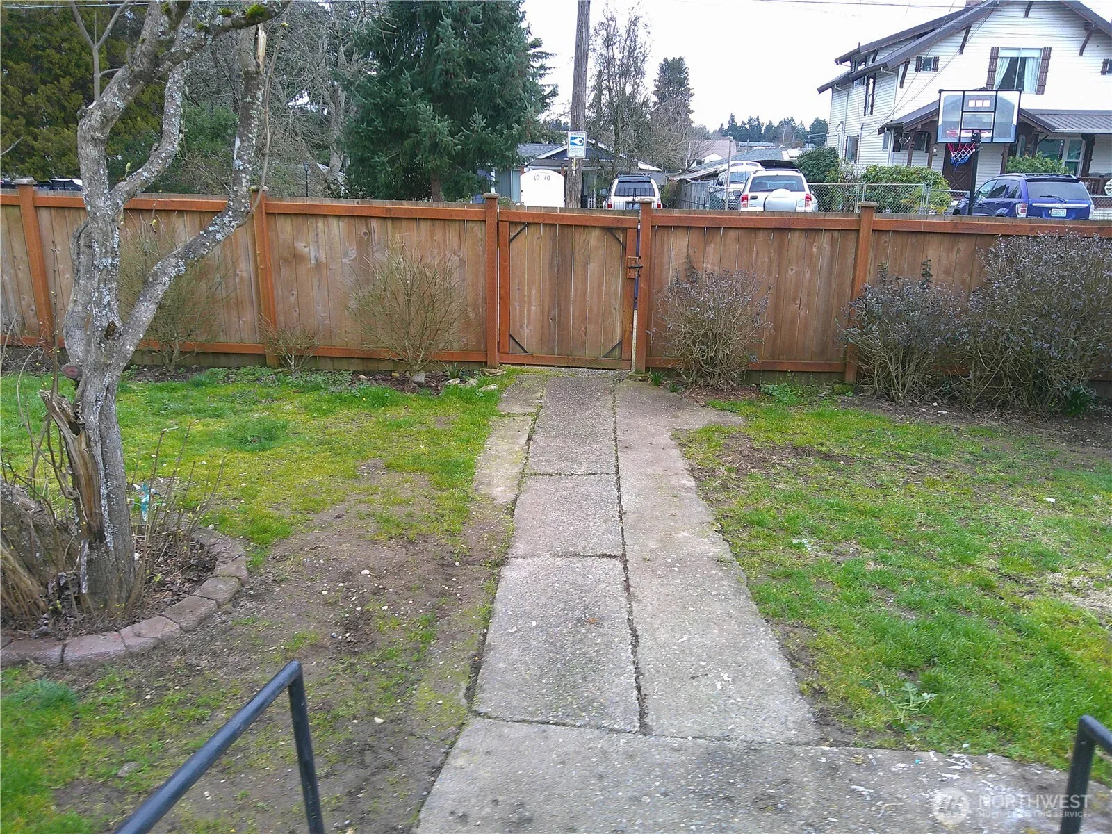 Property photo for 10615 18th Avenue Sw, Seattle photo 4