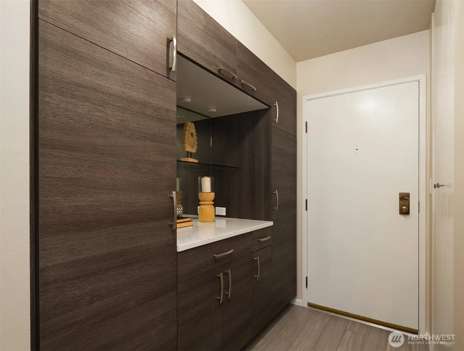 Property photo for 2100 3rd Avenue #1703, Seattle photo 4