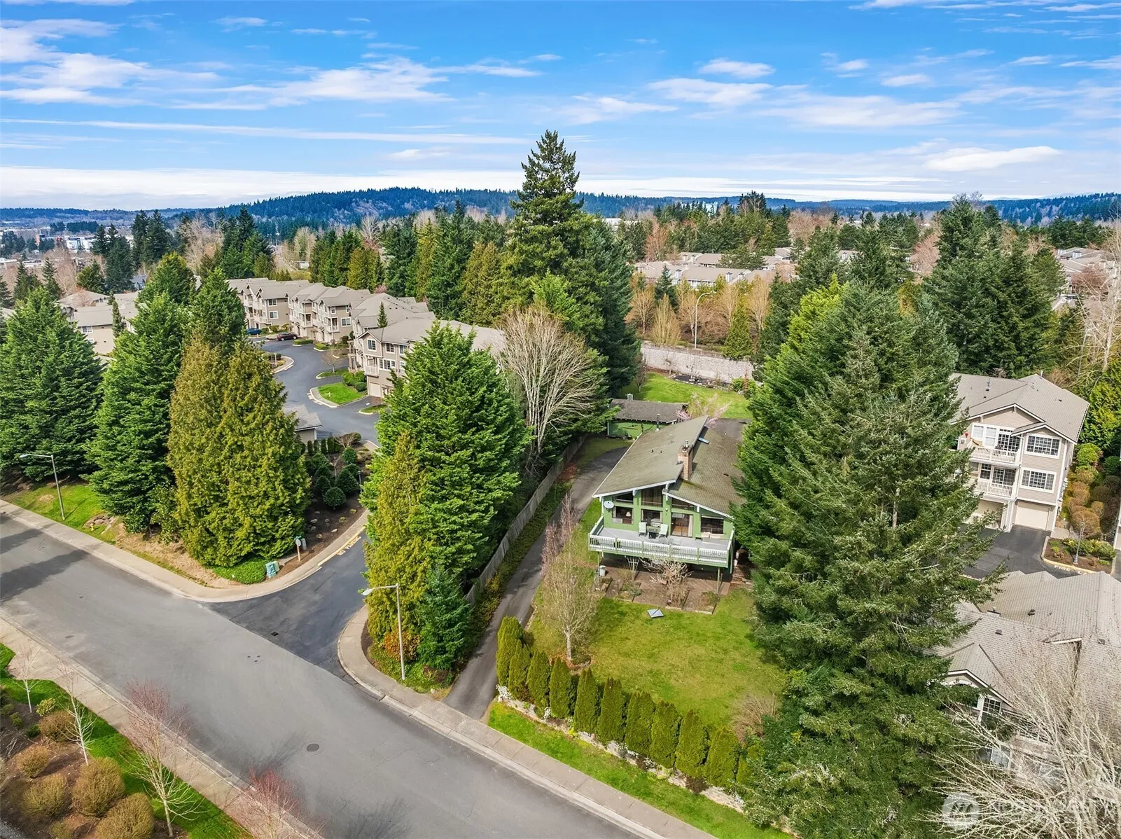 Property photo for 18654 Ne 55th Street, Redmond, WA 98052