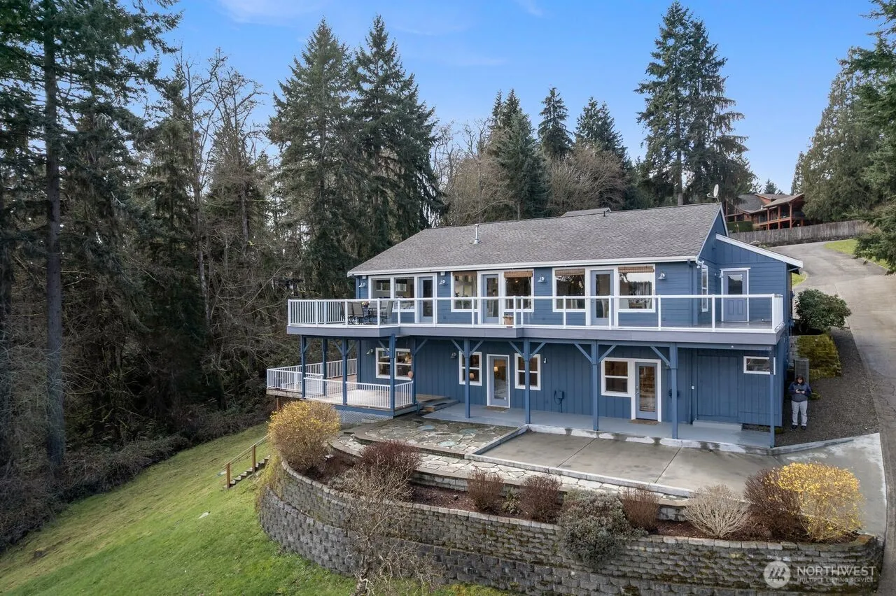 Property photo for 12421 6th Avenue Nw, Gig Harbor photo 2
