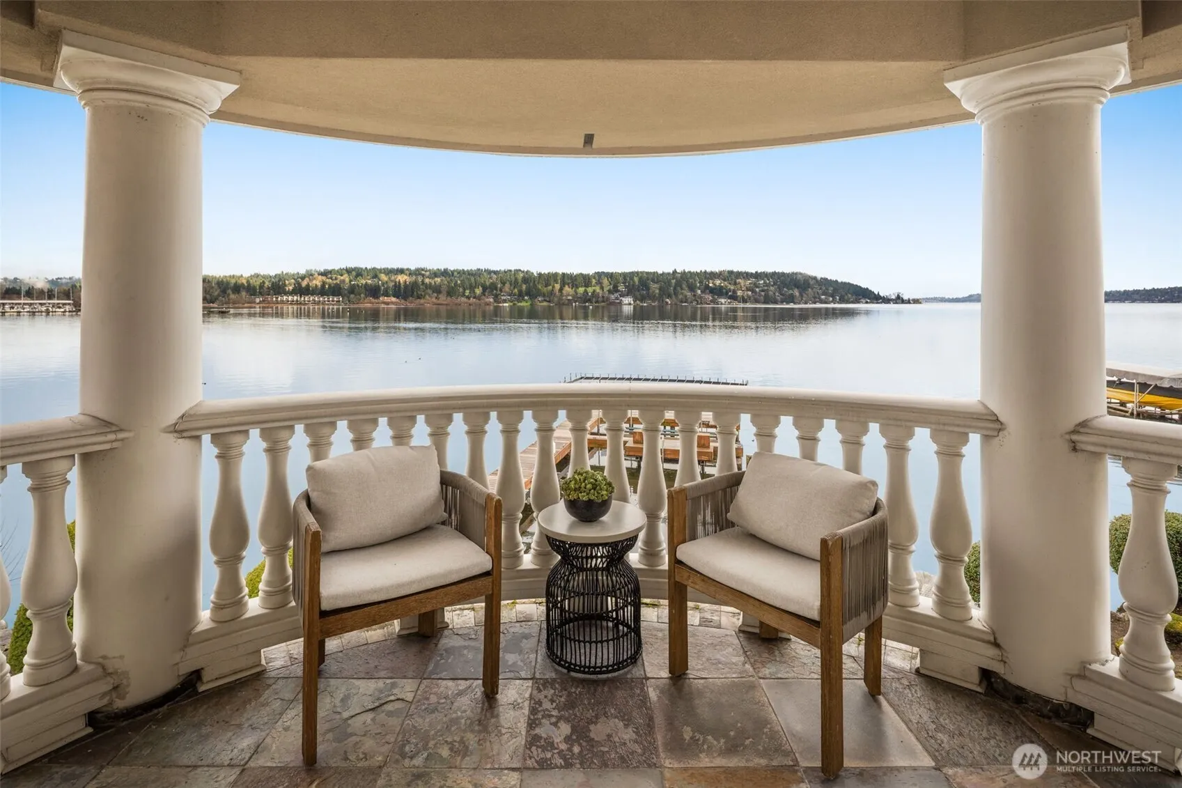 Property photo for 17765 Beach Drive Ne, Lake Forest Park