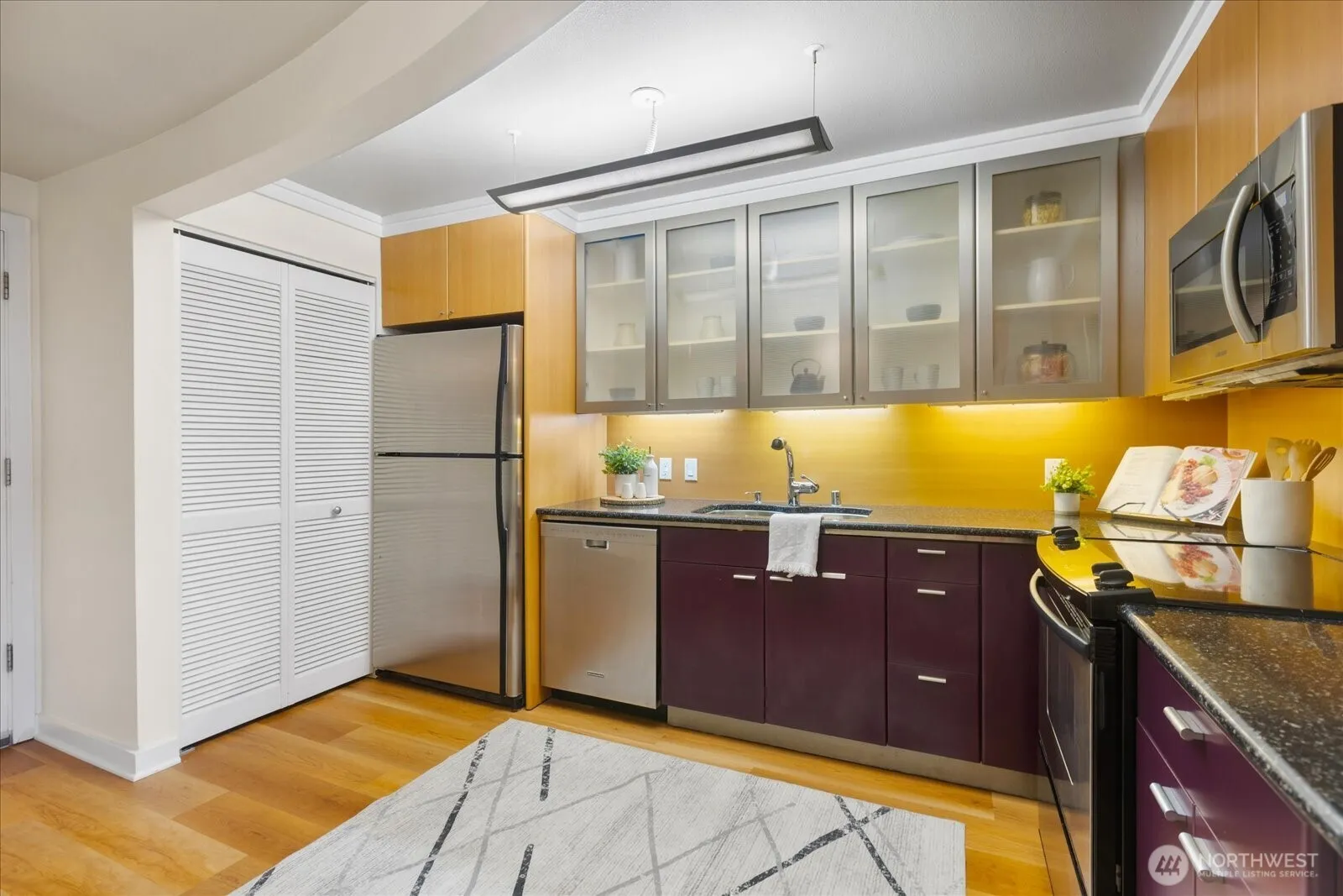 Property photo for 732 11th Avenue E #404, Seattle photo 4