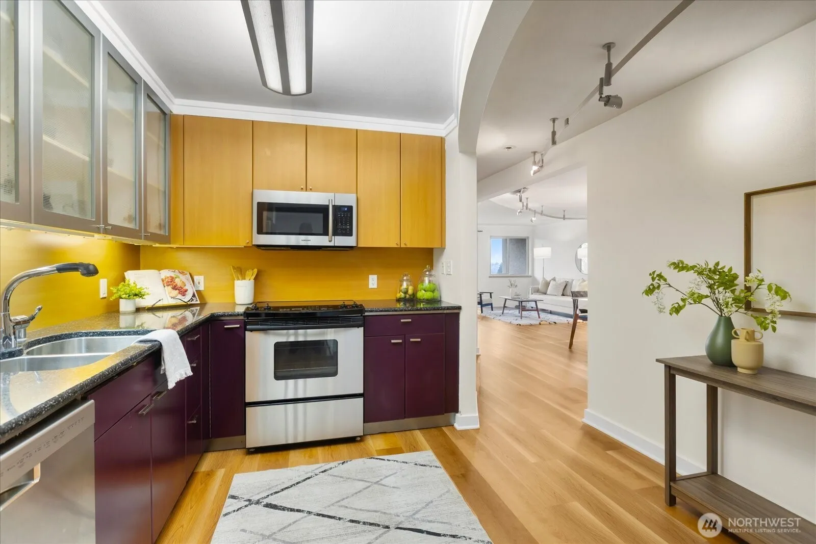 Property photo for 732 11th Avenue E #404, Seattle photo 5
