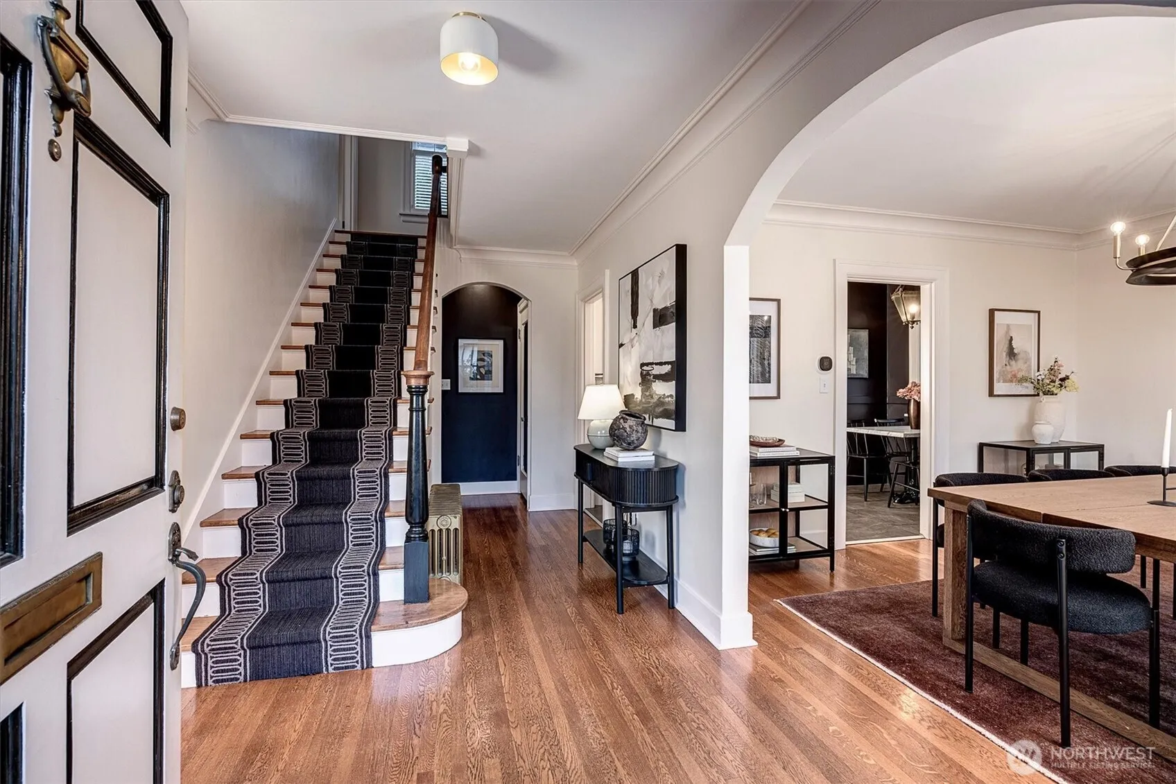 Property photo for 2103 5th Avenue N, Seattle photo 5