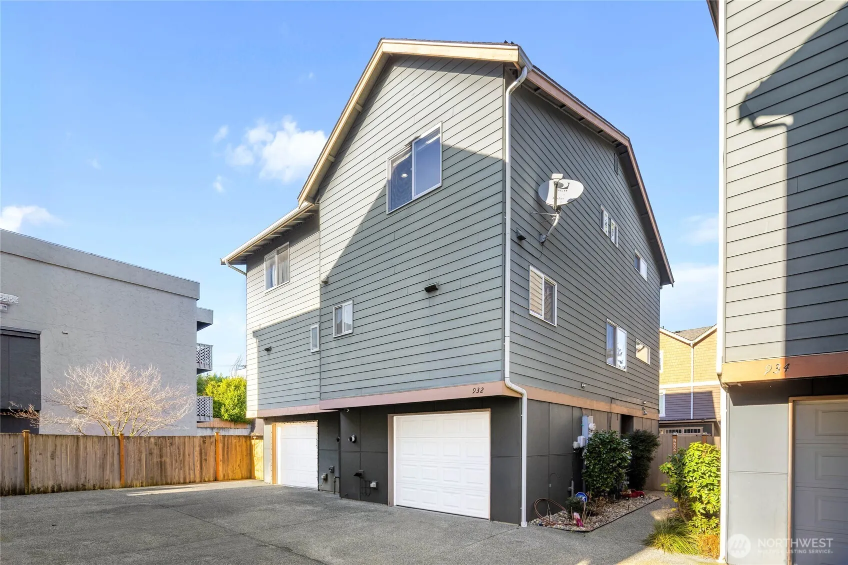 Property photo for 932 N 96th Street, Seattle photo 2