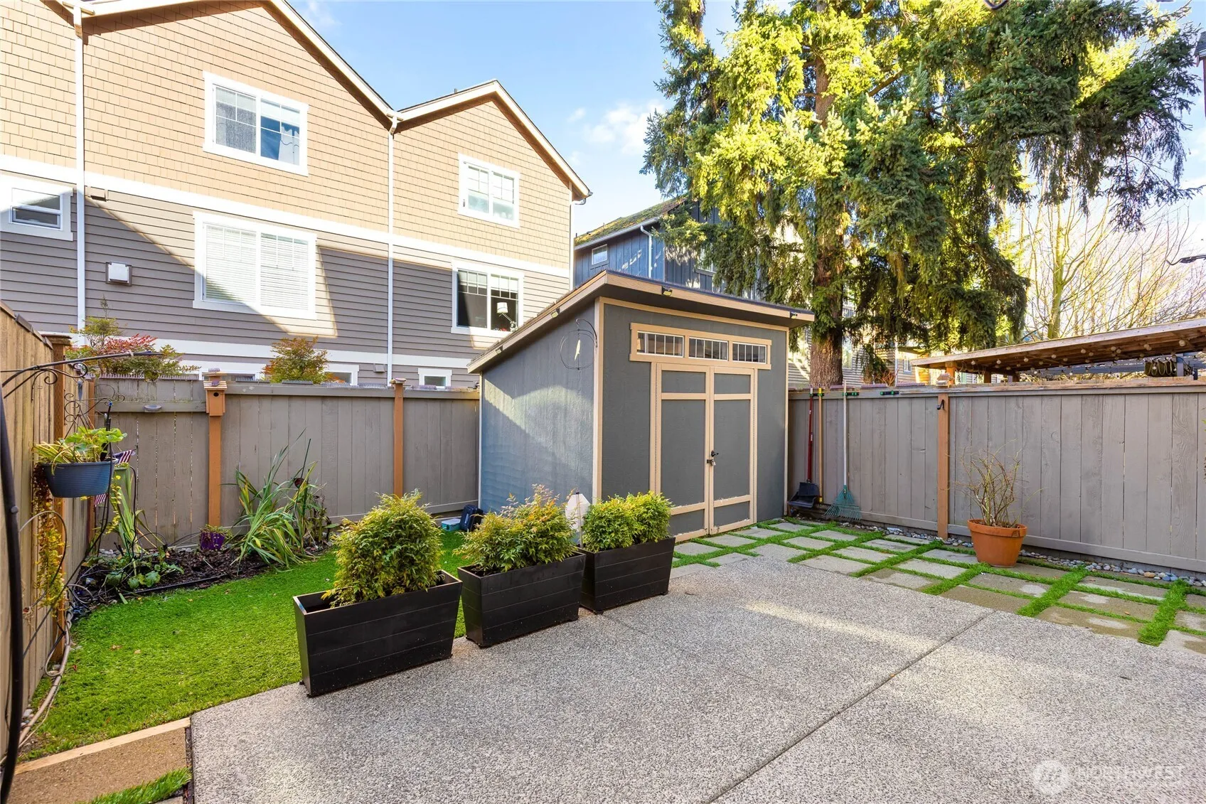 Property photo for 932 N 96th Street, Seattle photo 3