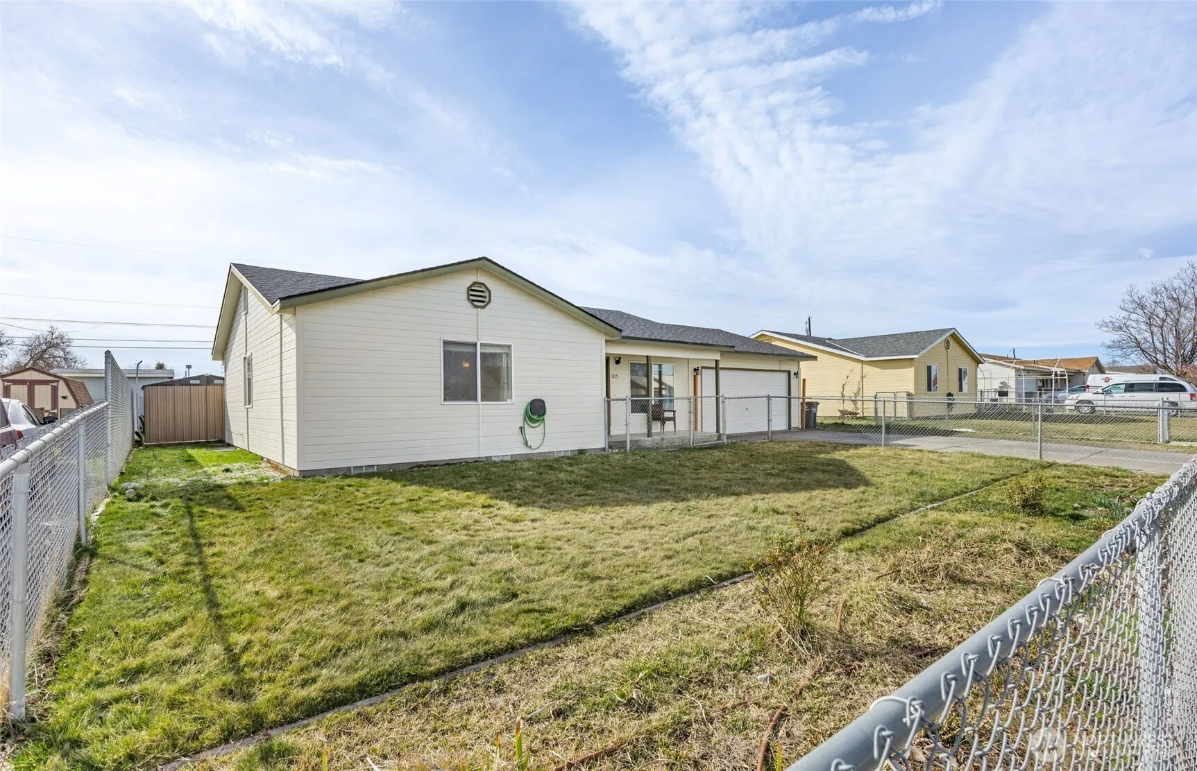 Property photo for 1215 Lowry St, Moses Lake photo 3
