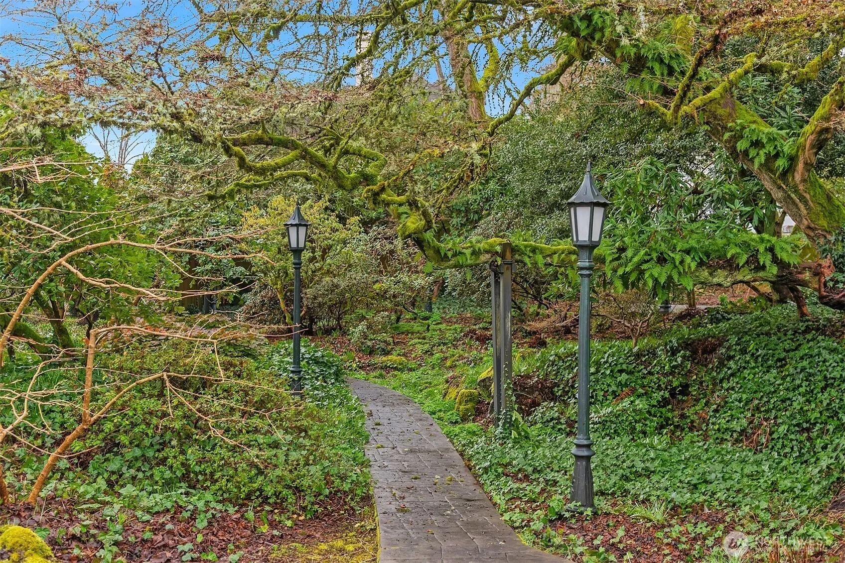 Property photo for 1118000703 Broadmoor Drive E, Seattle photo 2