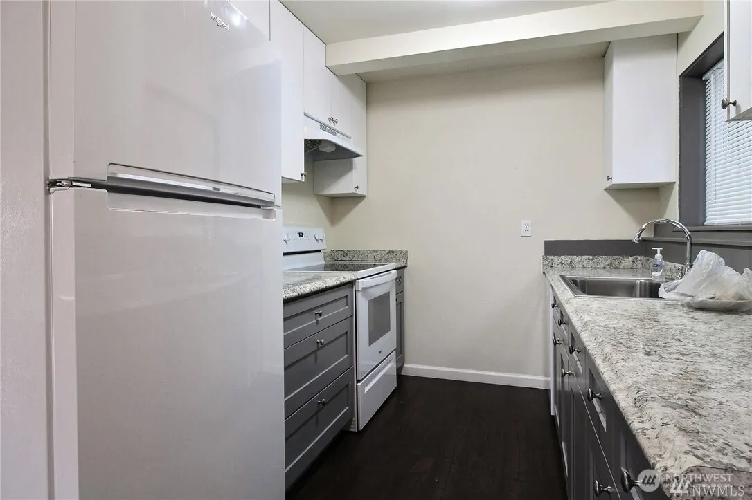 Property photo for 12317 35th Avenue Ne, Seattle photo 3