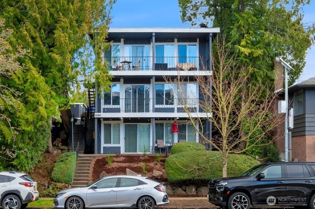 Property photo for 5954 Fauntleroy Way Sw, Seattle photo 2