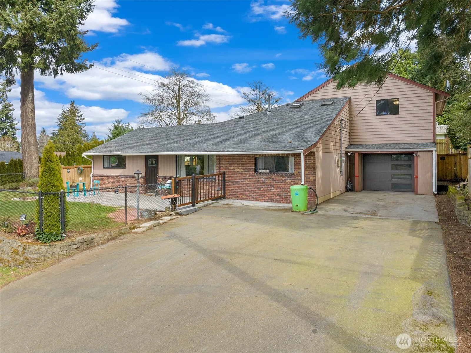 Property photo for 20604 4th Avenue S, Des Moines photo 2
