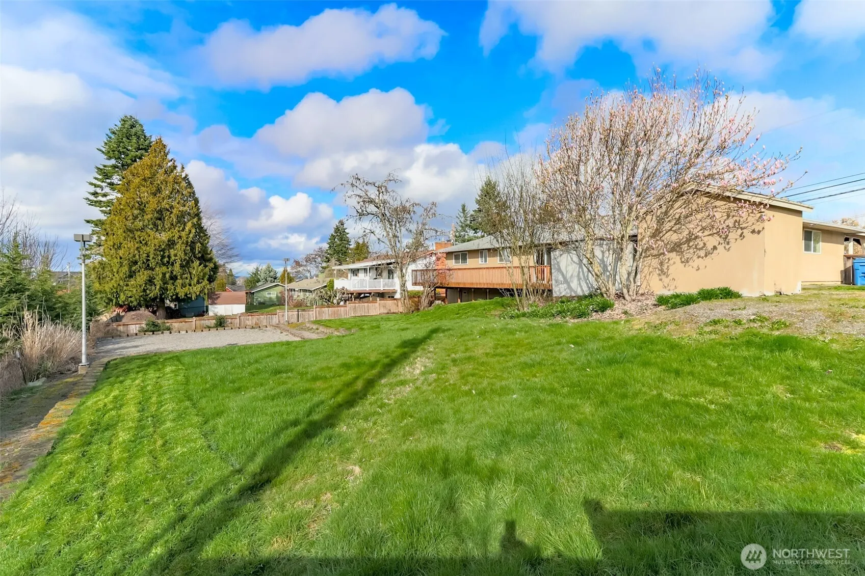 Property photo for 8520 Woodland Avenue E, Puyallup photo 4