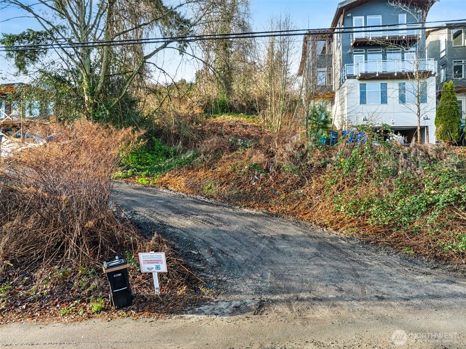 Property photo for 4019 Burton Place W, Seattle photo 5