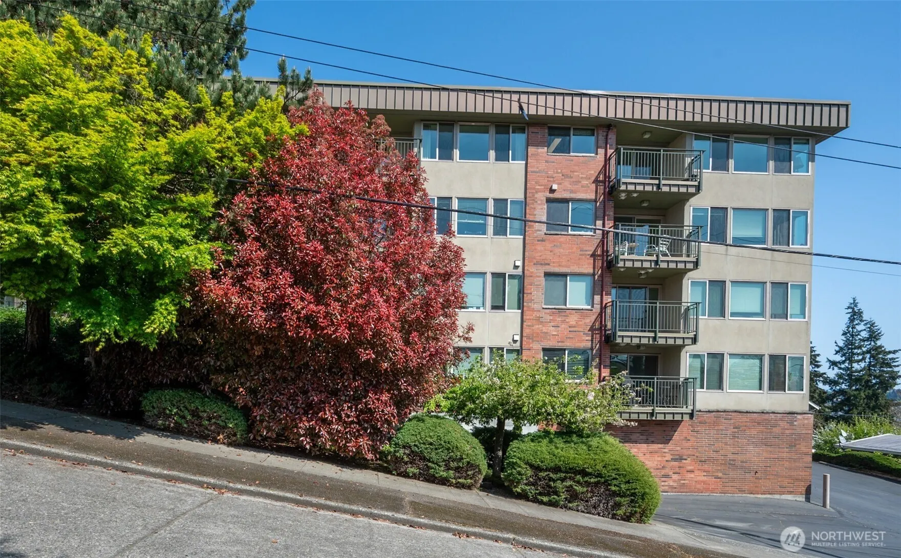 Property photo for 3400 25th Avenue W #101, Seattle photo 2