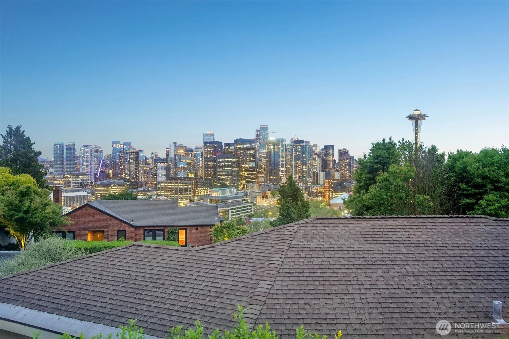 Property photo for 1114 2nd Avenue N, Seattle photo 4