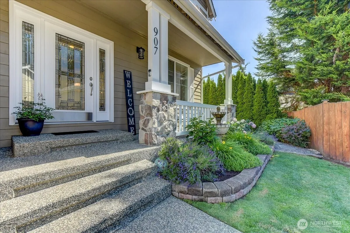 Property photo for 907 196th Place Sw, Lynnwood photo 2